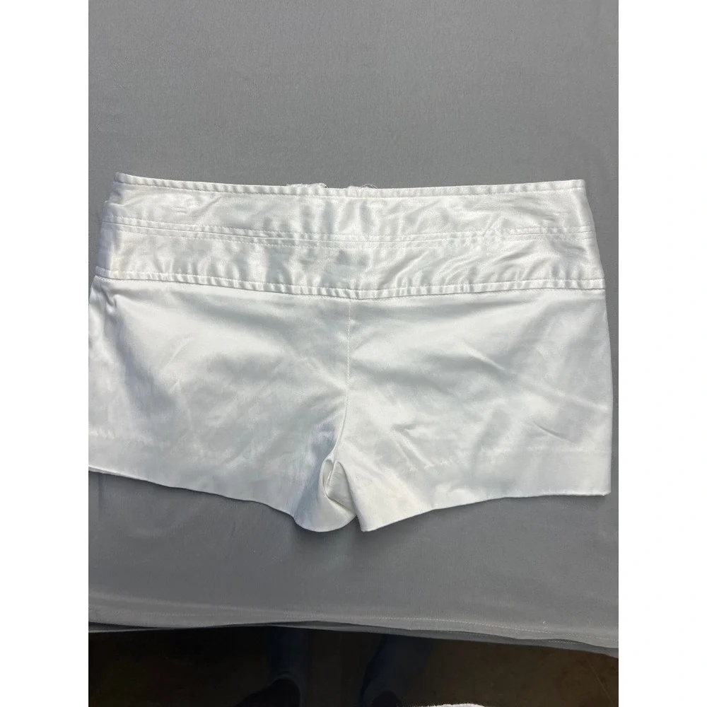 Star Style White Satin Exposed Zip Hot Pants Mini Shorts Silver Buttons Size 3